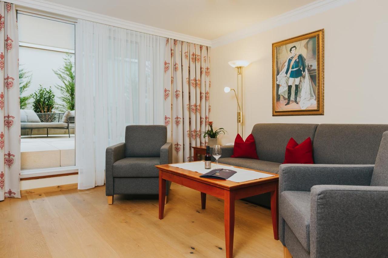 Ortner'S Resort Bad Füssing Esterno foto A living room